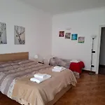 Casa Estia - Via Toledo فندق مبيت وإفطار نابولي