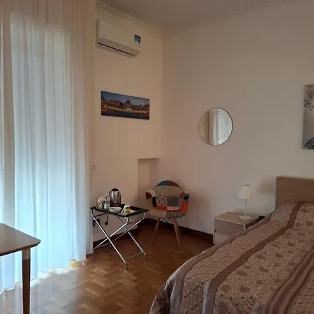 ベッド・アンド・ブレックファスト Casa Estia - Via Toledo