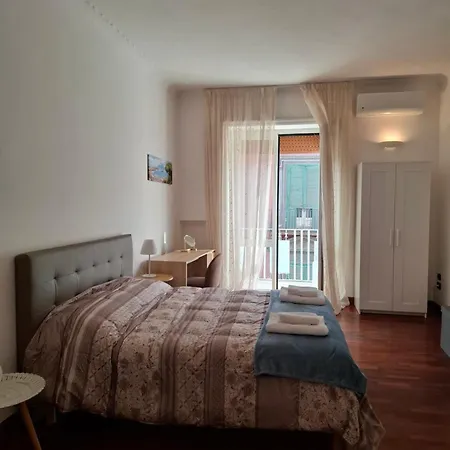 Casa Estia - Via Toledo 3* Neapel