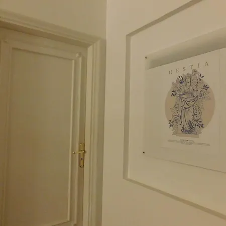 Panzió Casa Estia - Via Toledo 3*