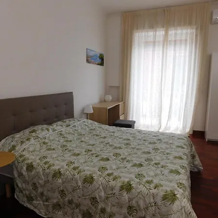 Casa Estia - Via Toledo 3* Napoli